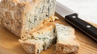 Keju valdeo memiliki rasa blue cheese yang khas begitu kuat. Pada proses fermentasinya secara tradisional, biasanya keju ini dibungkus dengan daun sycamore untuk mengurangi ketajaman rasanya. Foto: Insanely Good