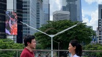 Begini momen Veronica bersama Nicholas, anak pertamanya. Nicholas diketahui memiliki usaha kuliner berupa coffee shop bernama Kopi Se-Indonesia. Foto: Instagram @veronicatan_official