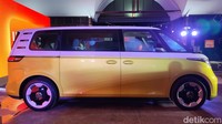 Sementara harganya 319.900 SGD atau Rp 3,8 miliar. Foto: Septian Farhan Nurhuda / detikOto