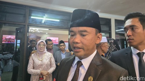 Wakil Ketua DPRD NTB Lalu Wirajaya saat ditemui di Kantor DPRD NTB, Rabu (16/10/2024).