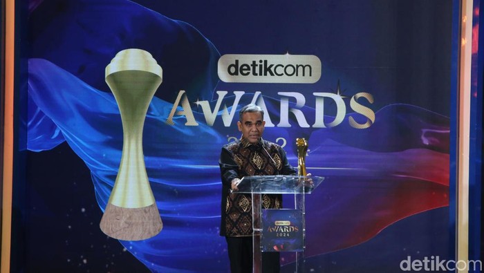 Ketua MPR Ahmad Muzani meraih detikcom Awards 2024. Muzani dinobatkan sebagai legislator perajut persatuan 2019-2024.