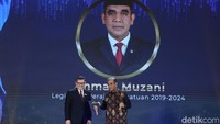 Ahmad Muzani hadir di malam penghargaan detikcom Awards 2024 digelar di The Westin Jakarta, Kamis (17/10/2024). Muzani menerima langsung penghargaan tersebut.