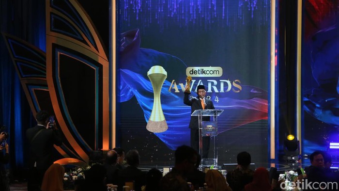 Ahmad Syaikhu Raih detikcom Awards, Pendorong Demokrasi Berintegritas Presiden PKS Ahmad Syaikhu meraih detikcom Awards 2024. Ahmad Syaiku menerima penghargaan 'Pendorong Demokrasi Berintegritas'.