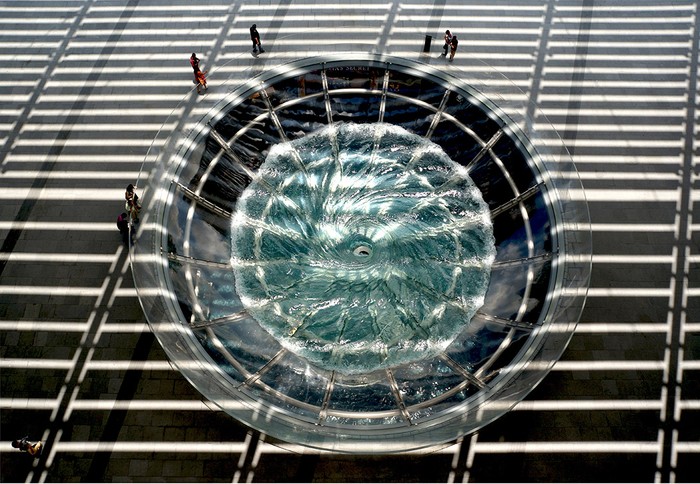 Air terjun Rain Oculus Singapura