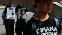 Aksi Kamisan ini merupakan aksi terakhir di 10 tahun kepemimpinan Presiden Joko Widodo.