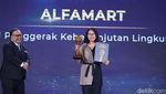 Alfamart Raih detikcom Awards, Retail Penggerak Keberlanjutan Lingkungan