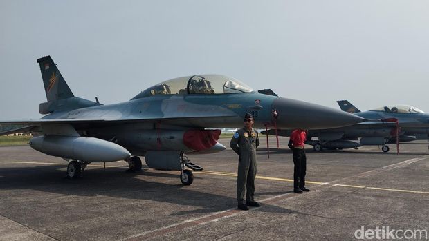 Apel Kesiapan Pengamanan Pelantikan Presiden dan Wakil Presiden RI di Lanud Halim Perdanakusuma, Jakarta Timur, Kamis (17/10/2024). Pesawat tempur F-16 hingga Super Hercules disiapkan dalam rangka pengamanan kegiatan pelantikan (Faw/di/detikcom)