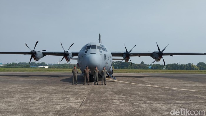 Apel Kesiapan Pengamanan Pelantikan Presiden dan Wakil Presiden RI di Lanud Halim Perdanakusuma, Jakarta Timur, Kamis (17/10/2024). Pesawat tempur F-16 hingga Super Hercules disiapkan dalam rangka pengamanan kegiatan pelantikan (Faw/di/detikcom)