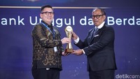 Atas hal tersebut, detikcom pun memberikan penghargaan kepada Bakti BCA sebagai Aksi Keberlanjutan Bank Unggul dan Berdampak dalam detikcom Awards 2024 yang diselenggarakan di The Westin Jakarta, Kamis (17/10/2024).  