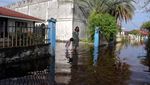 Penampakan Banjir Rob yang Melanda Dumai