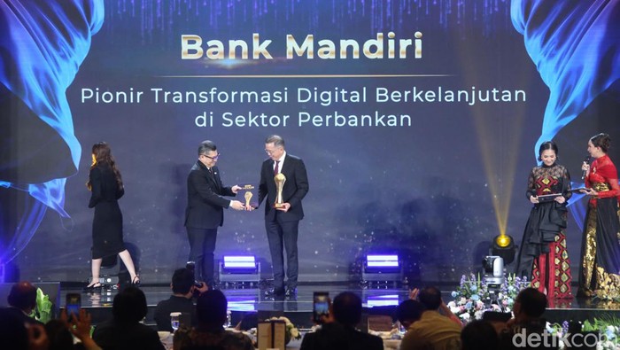 Dalam lanskap perbankan yang terus berevolusi, bank dituntut untuk selalu beradaptasi dalam memberikan layanannya kepada nasabah. Di era digital saat ini contohnya, bank harus mampu menyediakan aplikasi perbankan dengan fitur pelayanan yang lengkap, berkelanjutan dan ramah pengguna.