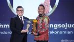 Bupati Sumenep Achmad Fauzi Dianugerahi detikcom Awards