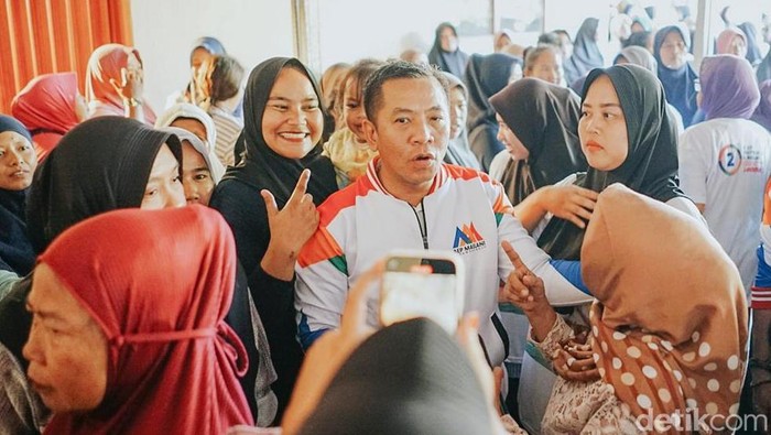 Cabup Karawang Aep Syaepuloh.