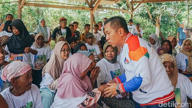 Cabup Karawang Aep Syaepuloh.