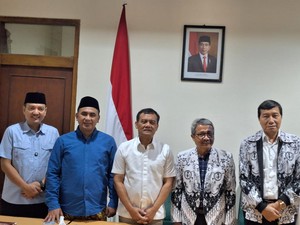 Cagub Ahmad Luthfi Janji Beri Bantuan Internet-Buku Gratis ke Siswa Miskin