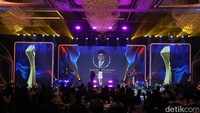 Penghargaan detikcom Awards 2024 digelar di The Westin Jakarta, Kamis (17/10/2024). Cak Imin menerima langsung penghargaan tersebut.