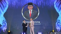 Selama bertahun-tahun di politik, ia dikenal sebagai sosok yang mampu membangun sinergi dengan berbagai pihak untuk mencapai tujuan bersama.