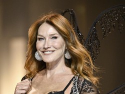 7 Potret Seksi Mantan Ibu Negara Prancis Jadi Model Victorias Secret