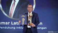 Solusi yang ditawarkan oleh Pegadaian ke masyarakat terdiri dari bisnis gadai, kredit mikro fidusia, dan bisnis emas yang menjadi solusi personal dan bisnis yang mudah dijangkau oleh masyarakat.  Pegadaian pun terus meningkatkan inklusifitas dengan pengembangan bisnis gadai ke seluruh wilayah Indonesia. Selama kepemimpinannya menjadi direktur utama, pada tahun 2023, jumlah nasabah Pegadaian meningkat menjadi 24 juta orang.  