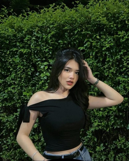 davina karamoy