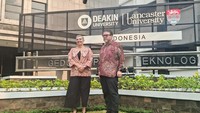 Duta Besar Williams bertemu dengan Inaugural Rector Designate Deakin University Lancaster University Indonesia (DLI), Profesor Greg Barton. Foto: (Dokumentasi Kedubes Australia)