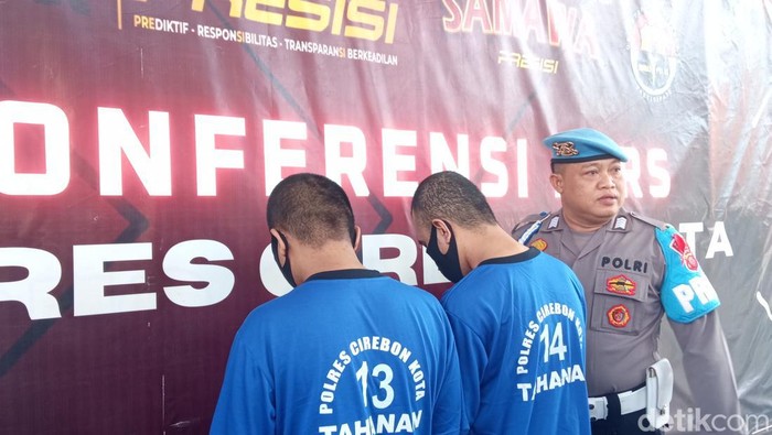 Dua pelaku dalam kasus live streaming asusila di Kota Cirebon