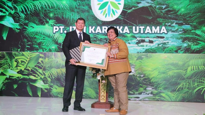 Hashim terima penghargaan terkait aksi iklim dari Menteri LHK