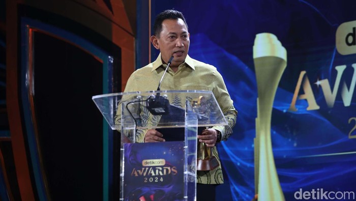Kapolri jadi Tokoh Inklusif dan Peduli Kelompok Rentan Kapolri Jenderal Listyo Sigit Prabowo meraih detikcom Awards 2024 untuk kategori Tokoh Inklusif dan Peduli Kelompok Rentan. Sigit dinilai merangkul semua kalangan.