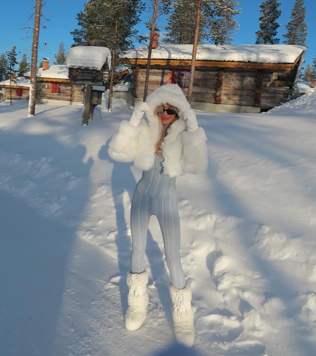 Lulusan Universitas Coastal Carolina itu punya lebih dari 109 ribu follower di mana Kate sering membagikan kehidupan glamour sekaligus kemesraannya dengan Liam. Foto: Instagram @kateecass