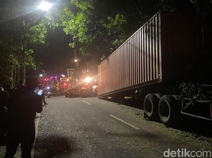 Wanita Hamil 2 Bulan Meninggal Tertimpa Kontainer Lepas di Cianjur