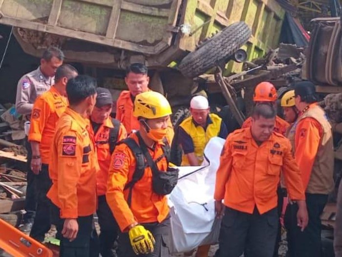Kecelakaan truk di Subang, Kamis (17/10/2024).