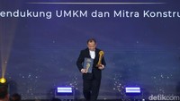 Selain itu, melalui para anggotanya, Komisi VI DPR RI aktif menyosialisasikan program integrasi ultra mikro bagi pelaku usaha kecil ataupun UMKM ketika mereka reses di setiap dapil.