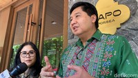 Maruarar juga menjelaskan konsep dari Lapo Porsea yang dibawanya lebih modern. Ya (kita sajikan) makanan khas Batak, juga keseniannya, bisa nyanyi, juga ada tari-tariannya. Kita berusaha menampilkan (Lapo Porsea) dengan kualitas yang prima, ujar Maruarar Sirait. Foto: detikFood/Yenny Mustika Sari