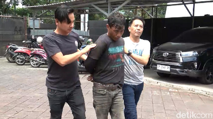 Polisi menangkap Supardi (36), pria dyang menikam temannya sesama Linmas, Asdar (38) hingga tewas di Makassar, Sulawesi Selatan (Sulsel).