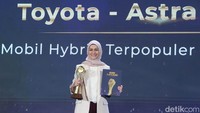 Toyota Kijang Innova Zenix Hybrid sukses menjadi mobil hybrid terpopuler di Indonesia. Terbukti, data Gabungan Industri Kendaraan Bermotor Indonesia (Gaikindo) mencatat, Toyota Kijang Innova Zenix Hybrid menjadi mobil hybrid paling laris di Indonesia sepanjang tahun 2024.