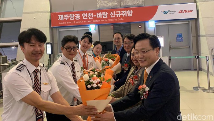 Maskapai asal Korea Selatan (Korsel), Jeju Air resmi membuka penerbangan komersial berjadwal dengan rute Incheon-Batam-Incheon.