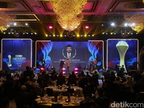 Menag Yaqut Raih Penghargaan Tokoh Transformasi Digital Layanan Keagamaan Inspiratif