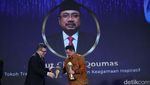 Menag Yaqut Terima Penghargaan detikcom Awards 2024