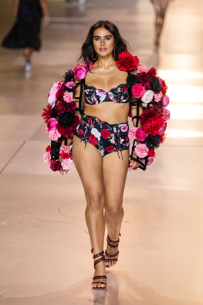 BROOKLYN, NEW YORK - OCTOBER 15: Jill Kortleve walks the runway during the Victorias Secret Fashion Show 2024 at Duggal Greenhouse on October 15, 2024 in Brooklyn, New York. (Photo by TheStewartofNY/FilmMagic)