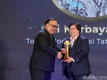 Momen Siti Nurbaya Raih Tokoh Modernisasi Tata Kelola Hutan