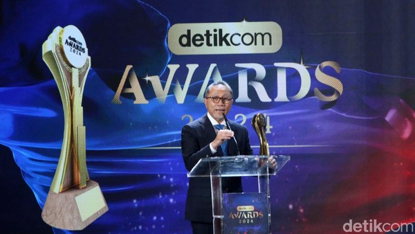 Momen Zulkifli Hasan Raih detikcom Awards 2024