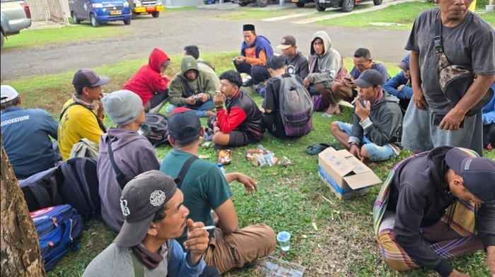 Nelayan yang berhasil dievakuasi