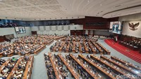 Rapat paripurna dipimpin oleh Ketua DPR RI Puan Maharani di gedung Nusantara II, Senayan, Jakarta Pusat, Kamis (17/10/2024). Turut hadir dalam agenda ini Wakil Ketua DPR RI Sufmi Dasco Ahmad, Adies Kadir, Saan Mustopa, dan Cucun Ahmad Syamsurijal.