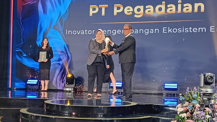 Pegadaian mendapatkan penghargaan di detikcom Awards 2024
