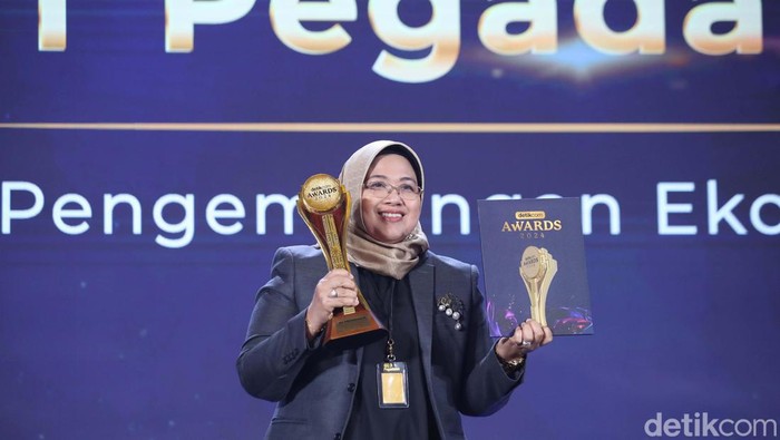 Pegadaian Raih Inovator Pengembangan Ekosistem Emas detikcom Awards 2024 PT Pegadaian tak ketinggalan juga menyabet penghargaan bergengsi kategori Inovator Pengembangan Ekosistem Emas di ajang detikcom Awards 2024. Begini kiprahnya?