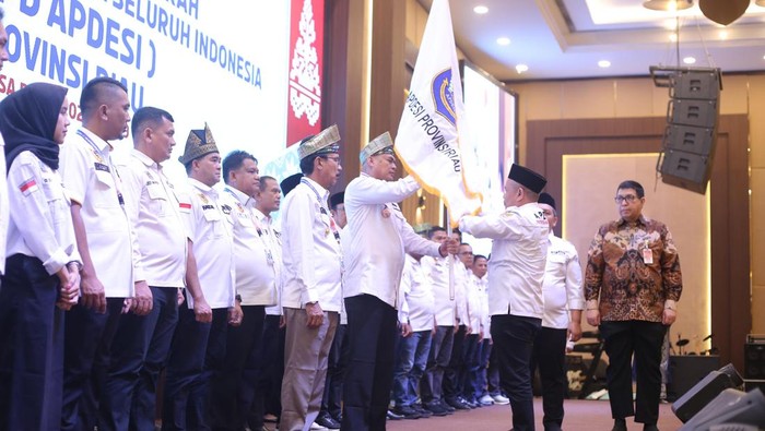 Pelantikan pengurus APDESI Riau. (Dok ist)