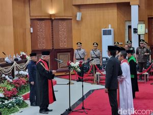 Pimpinan DPRD Surabaya Resmi Dilantik