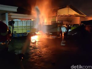 Kebakaran Pabrik Styrofoam di Gresik Padam, Kerugian Ditaksir Rp 20 M