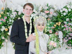 Viral Pernikahan Wanita Sunda dengan Bule Jerman, Tusuk Konde Bikin Ambyar