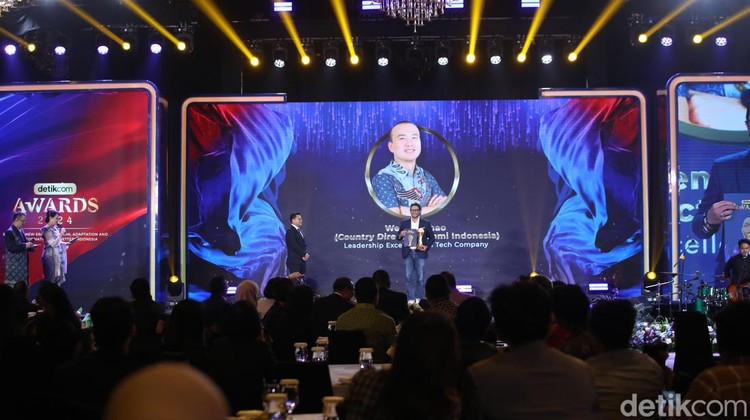 Country Director Xiaomi Indonesia, Wentao Zhao meraih detikcom Awards 2024. Xiaomi membuat banyak gebrakan dalam kepimpinannya yang solid.